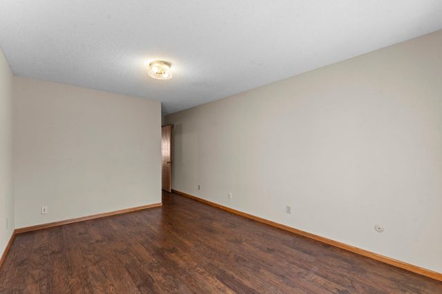 8405 137th Court, Apple Valley, MN 55124