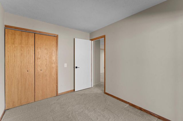 8405 137th Court, Apple Valley, MN 55124