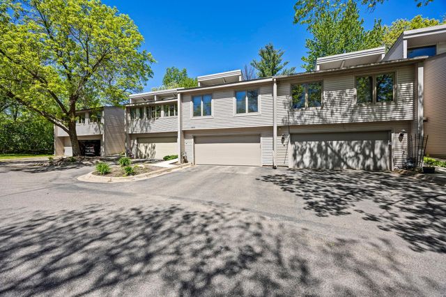 8405 137th Court, Apple Valley, MN 55124