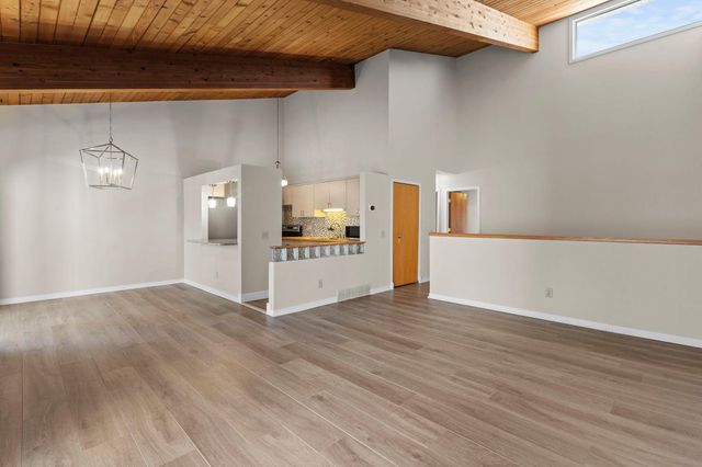 8405 137th Court, Apple Valley, MN 55124