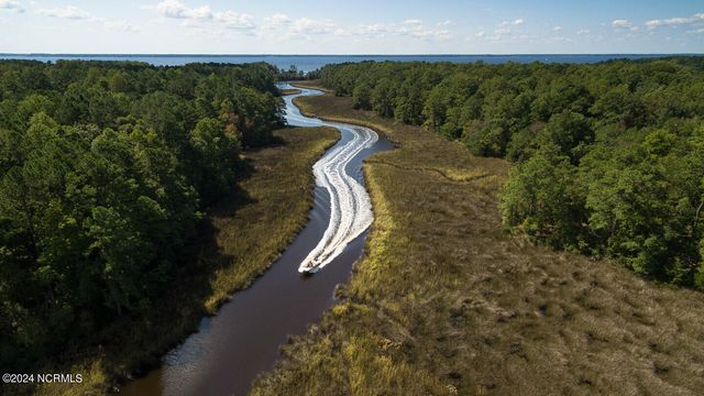 69 Wild Cherry Lane, Minnesott Beach, NC 28510