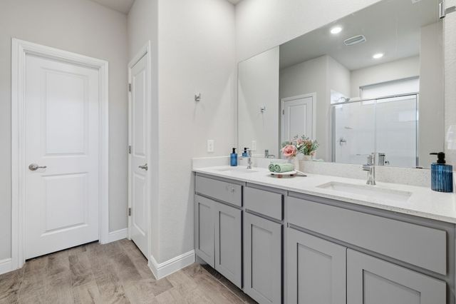 1132 Gillespie Dr, Justin, TX 76247