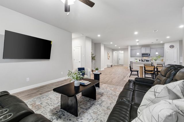 1132 Gillespie Dr, Justin, TX 76247