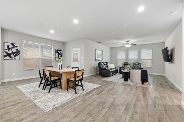 1132 Gillespie Dr, Justin, TX 76247