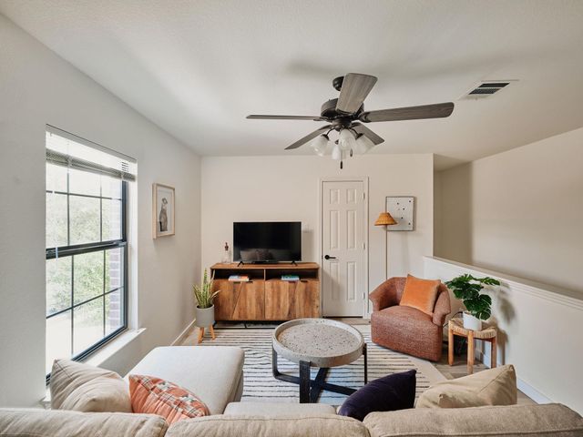 11301 Crest Meadow LN, Austin, TX 78748