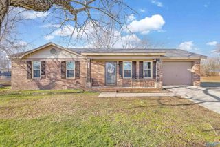 1211 Gemini Circle, Hartselle, AL 35640