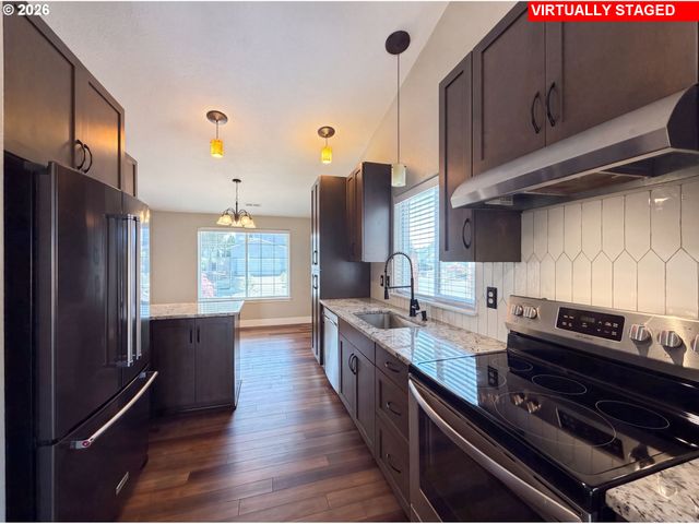 140 W 13TH St, Lafayette, OR 97127