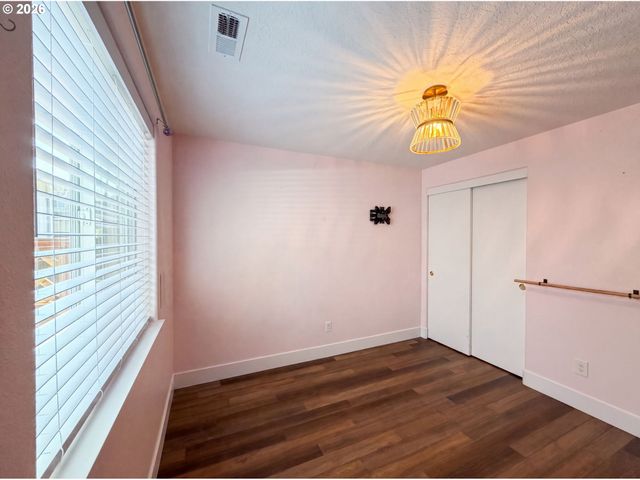 140 W 13TH St, Lafayette, OR 97127