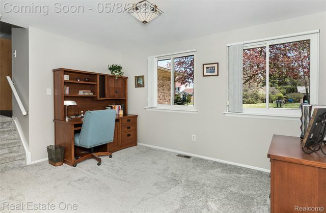 4749 Parkridge Drive, Waterford Charter Township, MI 48329
