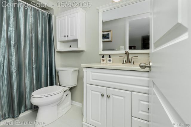 4749 Parkridge Drive, Waterford Charter Township, MI 48329