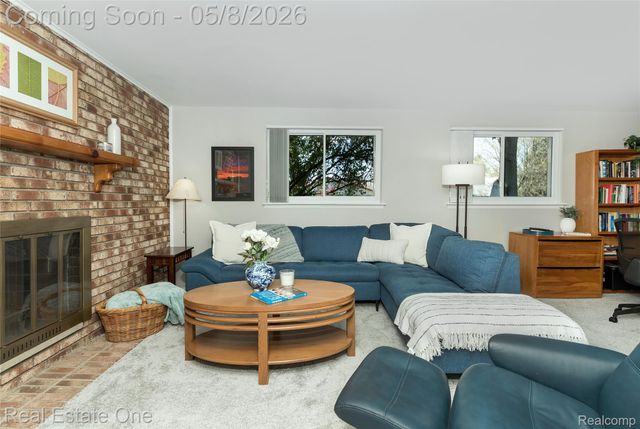 4749 Parkridge Drive, Waterford Charter Township, MI 48329