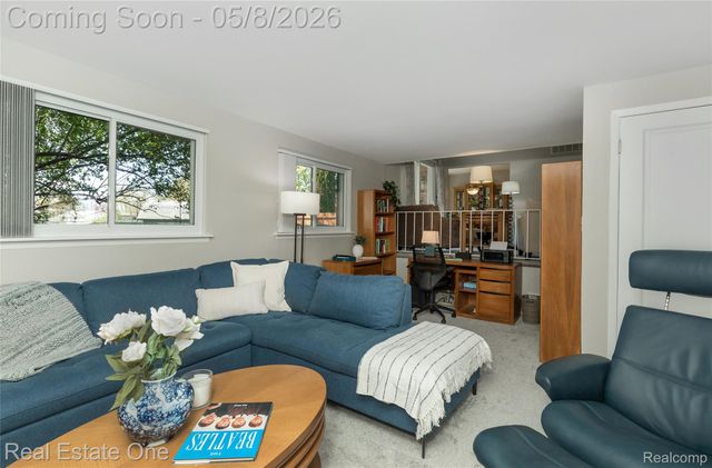 4749 Parkridge Drive, Waterford Charter Township, MI 48329