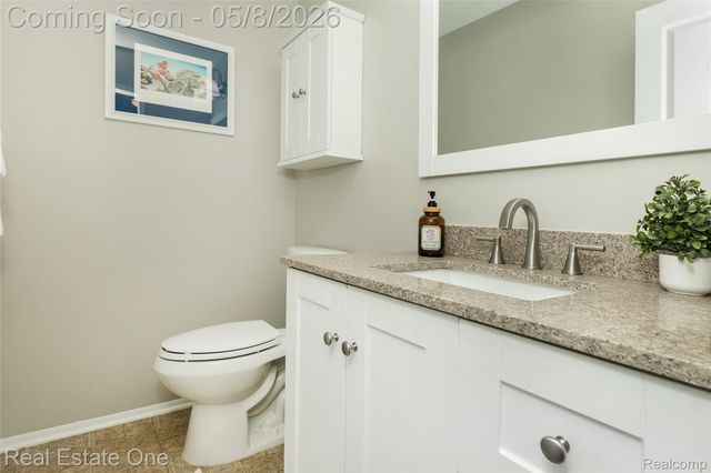4749 Parkridge Drive, Waterford Charter Township, MI 48329