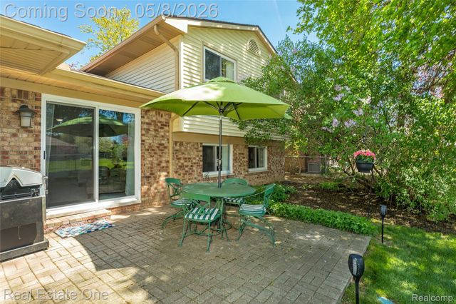 4749 Parkridge Drive, Waterford Charter Township, MI 48329