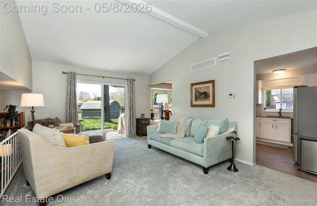 4749 Parkridge Drive, Waterford Charter Township, MI 48329