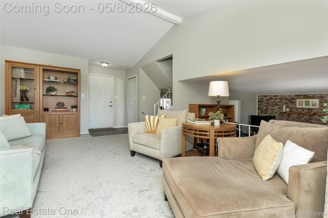 4749 Parkridge Drive, Waterford Charter Township, MI 48329