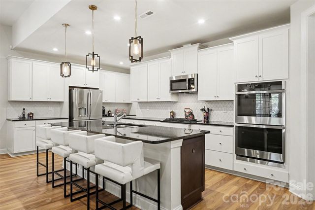 10420 Superb Lane, Charlotte, NC 28215