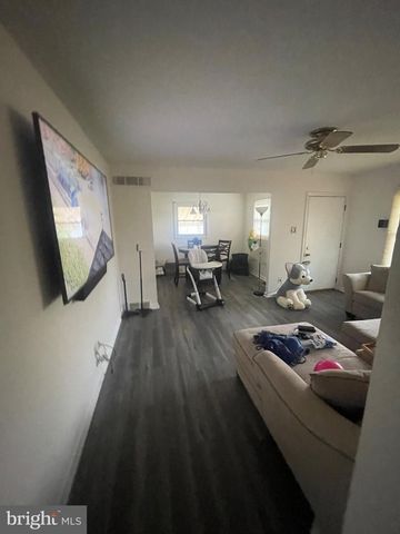 8 VICAR LN, New Castle, DE 19720