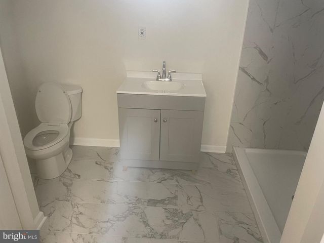 8 VICAR LN, New Castle, DE 19720