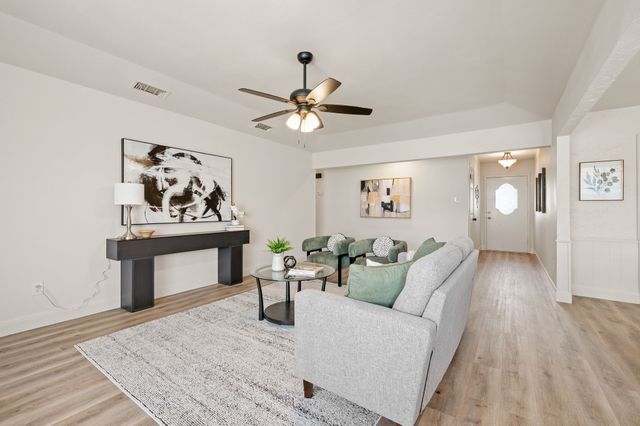 1720 Schumac Lane, Bedford, TX 76022