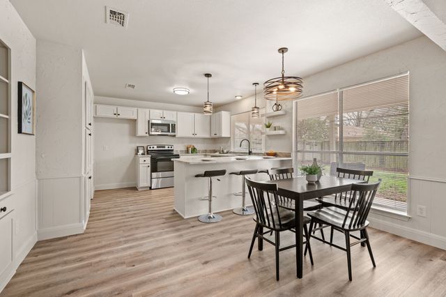 1720 Schumac Lane, Bedford, TX 76022