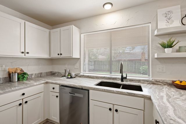 1720 Schumac Lane, Bedford, TX 76022