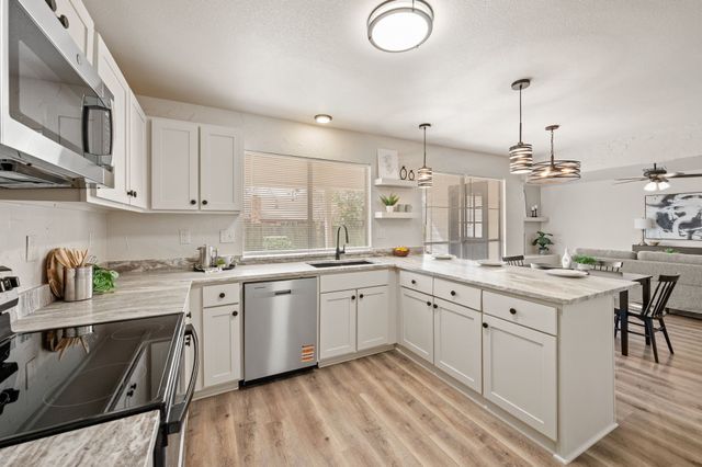 1720 Schumac Lane, Bedford, TX 76022