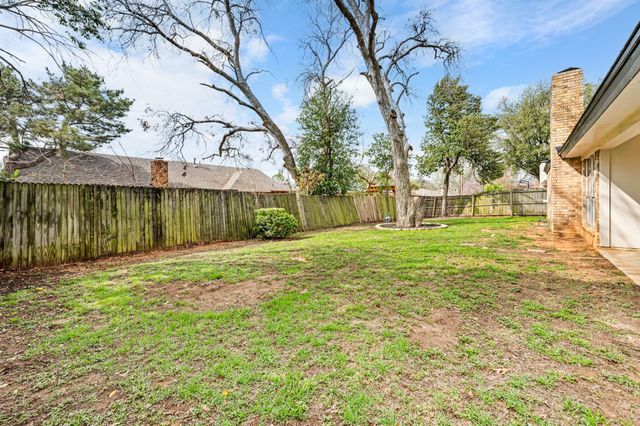 1720 Schumac Lane, Bedford, TX 76022