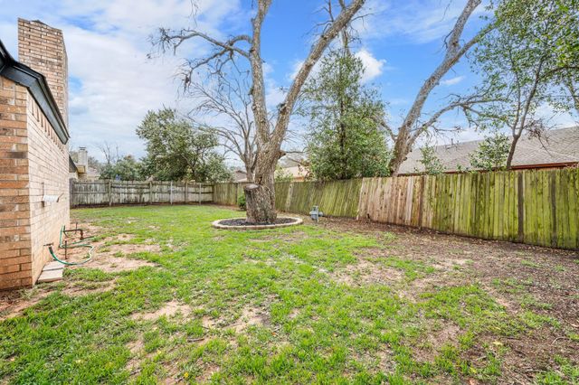 1720 Schumac Lane, Bedford, TX 76022