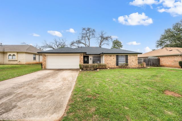 1720 Schumac Lane, Bedford, TX 76022