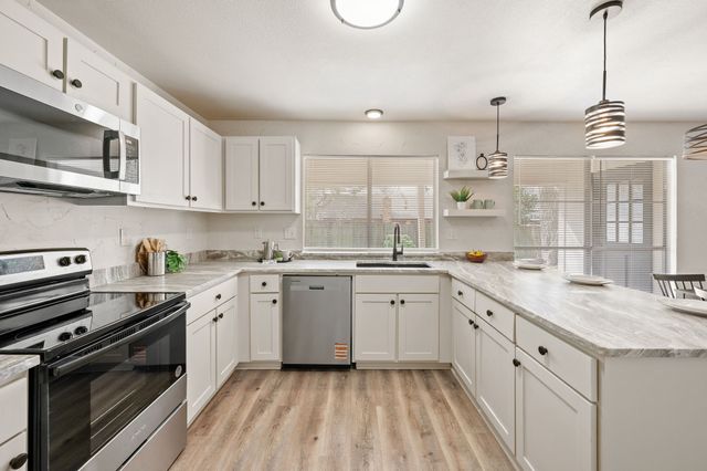 1720 Schumac Lane, Bedford, TX 76022