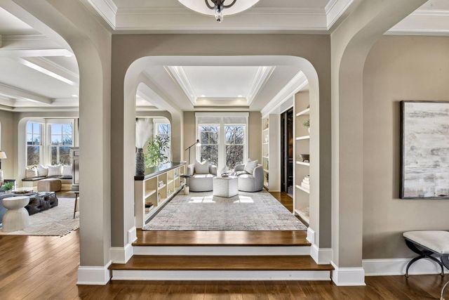 696 Woodland Hill Court, Medina, MN 55340