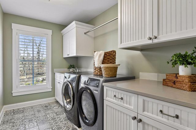 696 Woodland Hill Court, Medina, MN 55340