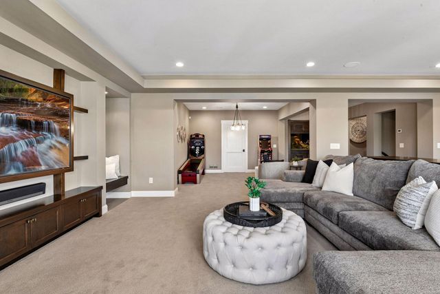 696 Woodland Hill Court, Medina, MN 55340