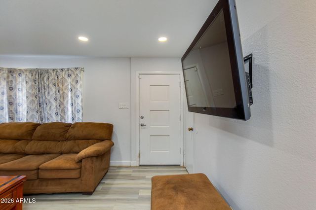 4641 E Roeser Road, Phoenix, AZ 85040