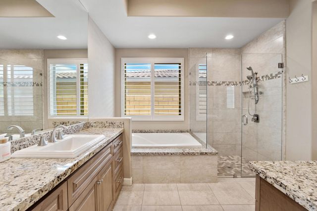 74114 Cosmopolitan Lane, Palm Desert, CA 92211