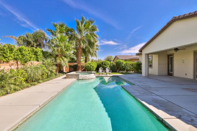 74114 Cosmopolitan Lane, Palm Desert, CA 92211