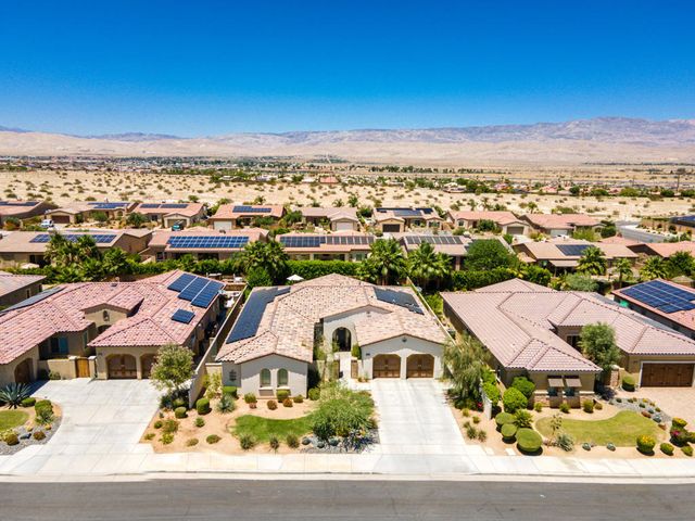 74114 Cosmopolitan Lane, Palm Desert, CA 92211
