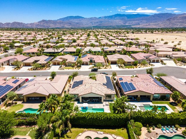 74114 Cosmopolitan Lane, Palm Desert, CA 92211