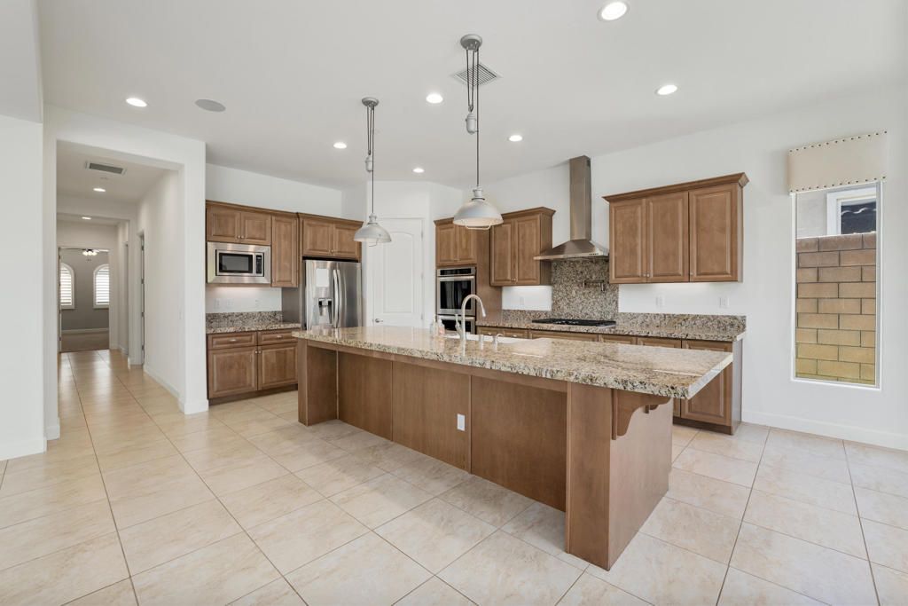 74114 Cosmopolitan Lane, Palm Desert, CA 92211