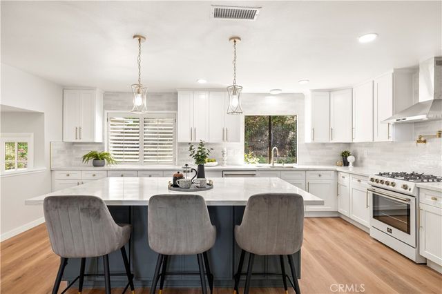 24103 Clearbank Lane, Newhall, CA 91321