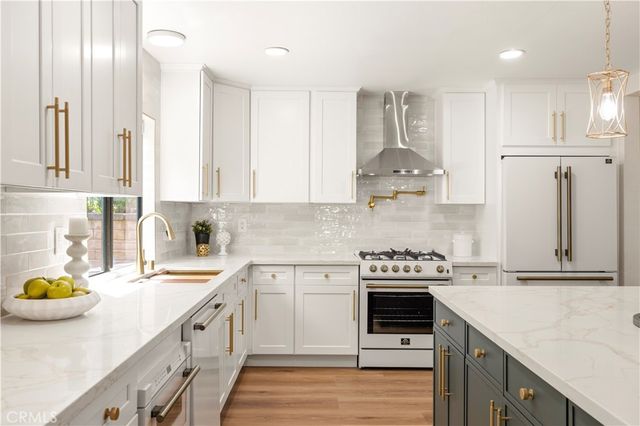 24103 Clearbank Lane, Newhall, CA 91321