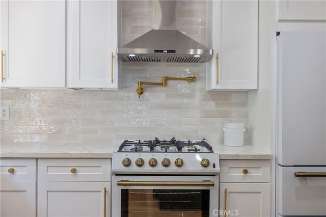 24103 Clearbank Lane, Newhall, CA 91321