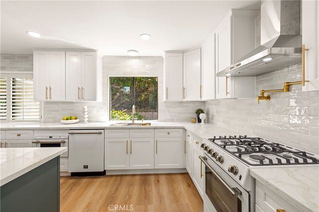 24103 Clearbank Lane, Newhall, CA 91321