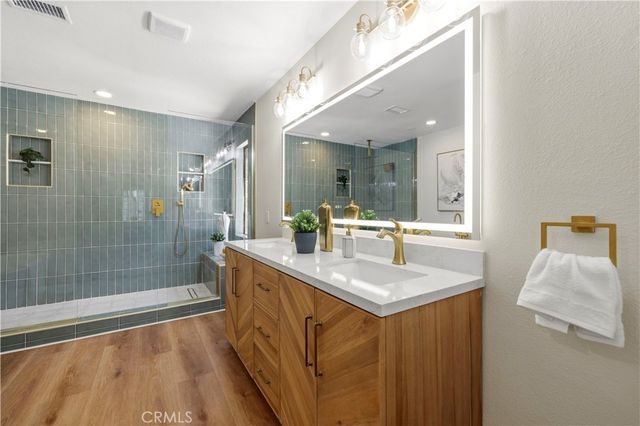 24103 Clearbank Lane, Newhall, CA 91321