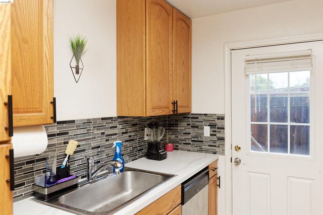 10 Leighty Ct 5, Hayward, CA 94541