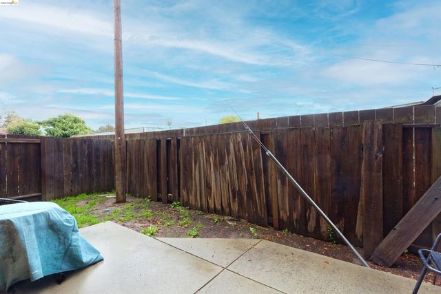 10 Leighty Ct 5, Hayward, CA 94541