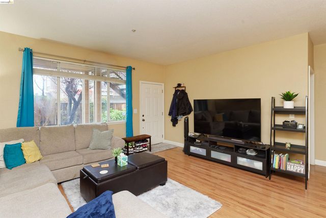 10 Leighty Ct 5, Hayward, CA 94541