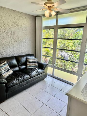 2950 SE Ocean Boulevard 130-6, Stuart, FL 34996