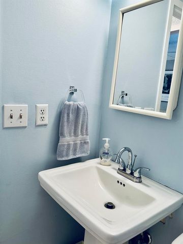 2950 SE Ocean Boulevard 130-6, Stuart, FL 34996